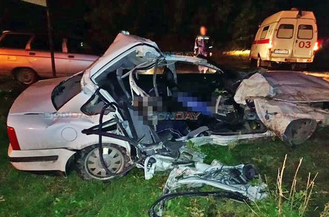 Два пассажира «Фольксвагена» погибли в ДТП в Новочеркасске