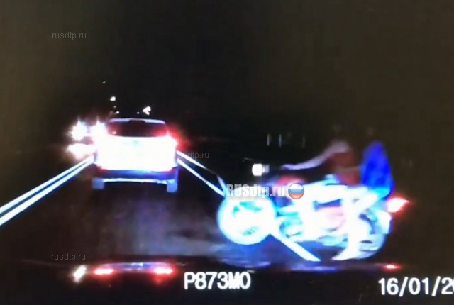 На Кубани парень с девушкой разбились на мотоцикле. ВИДЕО