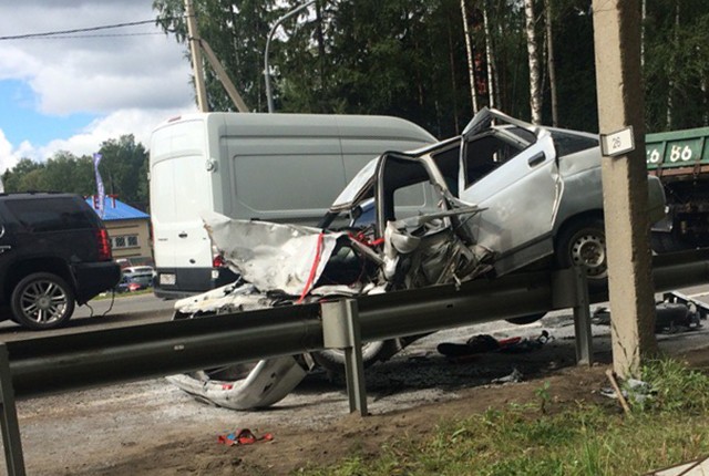 Водитель ВАЗа погиб в ДТП на Выборгском шоссе в Петербурге