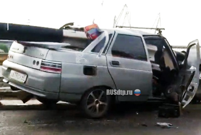 В Тюмени водителю срезало голову отбойником
