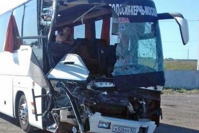 В Воронежской области автобус столкнулся с грузовиком