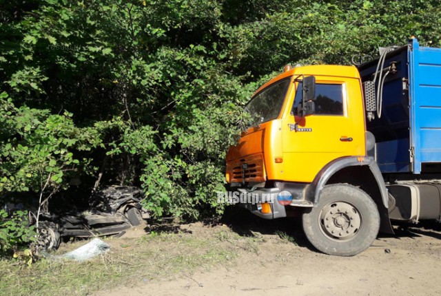22-летний водитель «ВАЗа» погиб под встречным КАМАЗом в Башкирии
