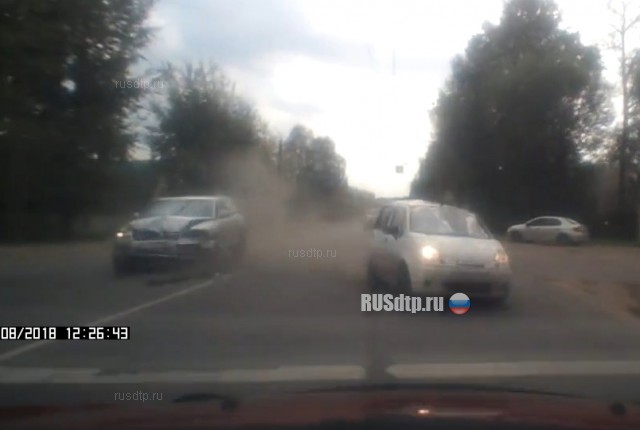 ДТП на Московском шоссе в Твери попало на видео