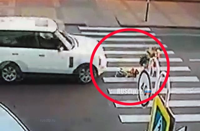 В Майкопе внедорожник сбил ребенка на пешеходном переходе