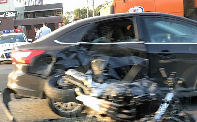 Мотоциклист и его пассажир пострадали в ДТП в Липецке. ВИДЕО