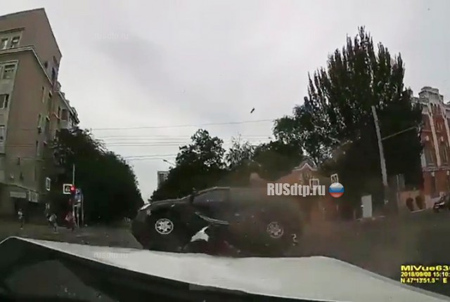 Три человека пострадали в массовом ДТП в Ростове-на-Дону