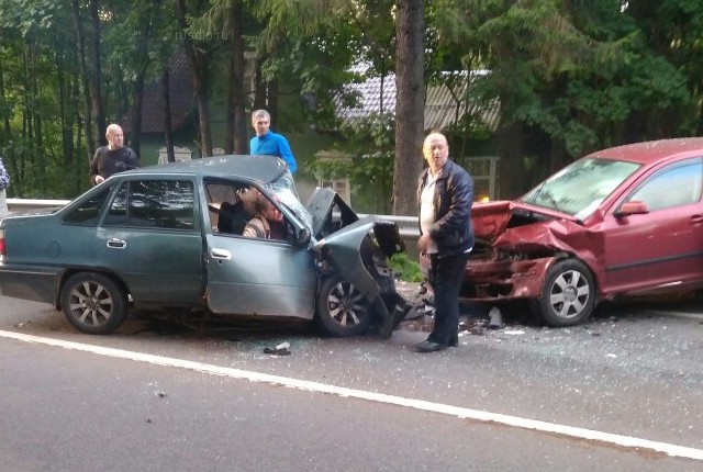 Водитель «Нексии» погиб в ДТП на Приморском шоссе в Петербурге