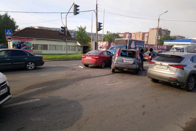 Момент массового ДТП в Череповце запечатлел видеорегистратор