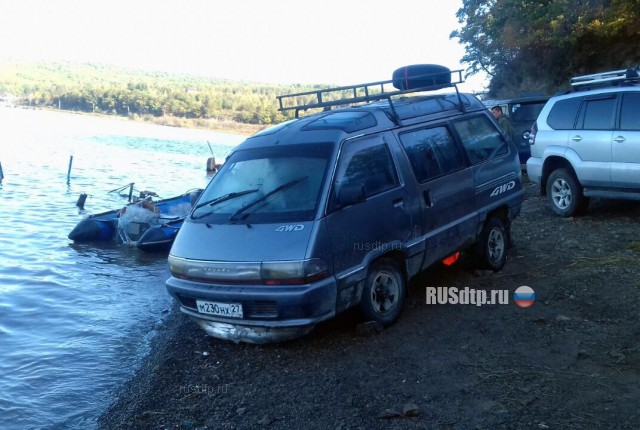 Микроавтобус с рыбаками утонул в реке Амур в Хабаровском крае