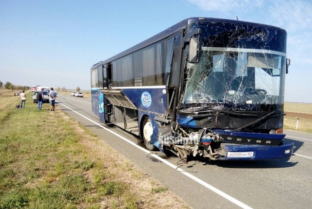 5 человек погибли в ДТП с участием автобуса и легкового автомобиля в Крыму