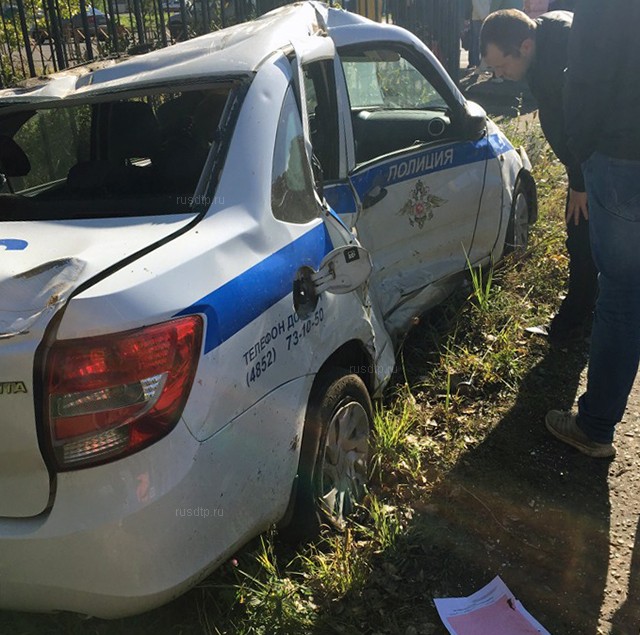 В Рыбинске в ДТП с участием машины ДПС пострадали три человека. ВИДЕО