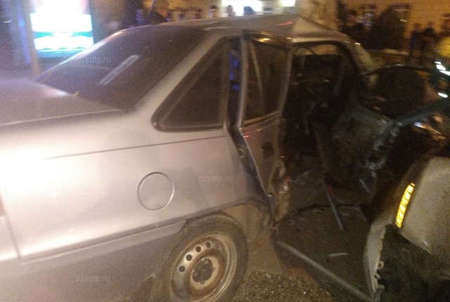 В Краснодаре трое пострадали в ДТП из-за лихача на «Кадиллаке»