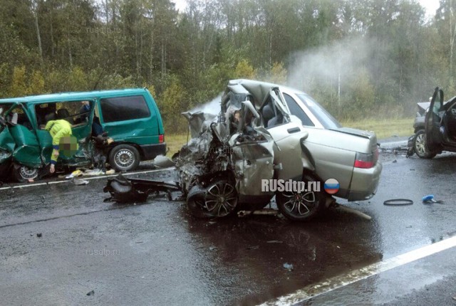 Три человека погибли в ДТП на трассе М-8 в Сокольском районе