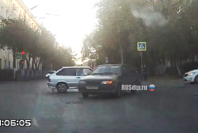 Видимо, о помехе справа он ещё не знает (с) Видимо, о помехе справа он ещё не знает (с)