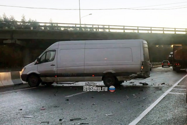 Мужчина погиб в массовом ДТП на трассе М-10 в Тосненском районе