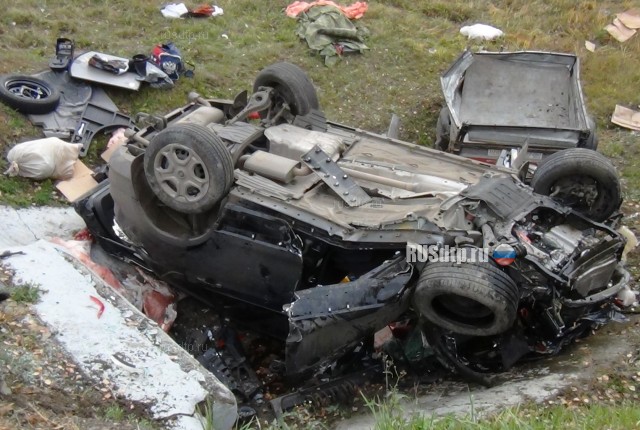 Житель Магнитогорска врезался в машину с семьей на трассе Челябинск-Троицк