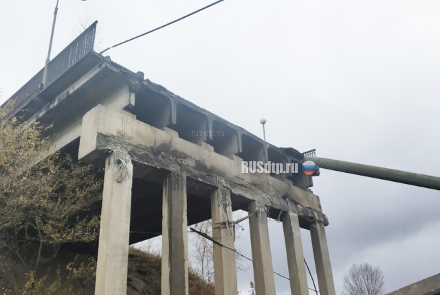 В Амурской области обрушился автомобильный мост. ВИДЕО