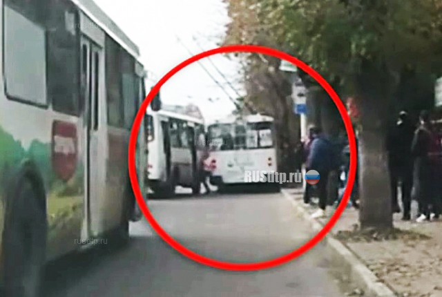Появилось новое видео наезда троллейбуса на людей в Орле