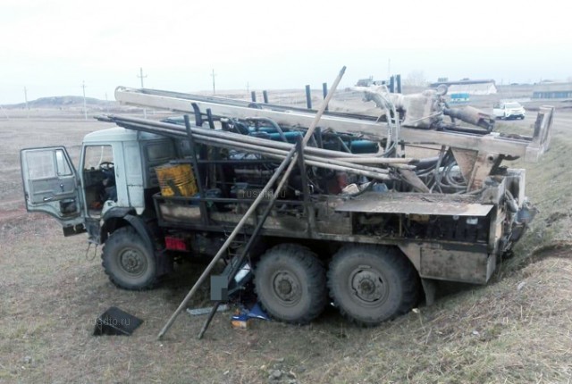 В Башкирии водитель и пассажир ВАЗа погибли под встречным КАМАЗом