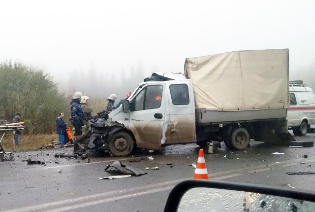 Двое погибли в ДТП с участием двух грузовиков на трассе Ижевск - Воткинск