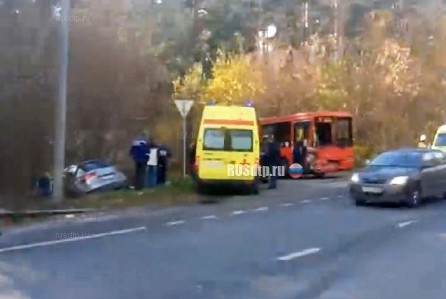 ДТП с автобусом в Казани, в котором пострадали 10 человек, попало на видео