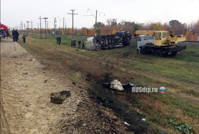 ВАЗ-2112 разорвало на части в ДТП на автодороге Краснодар - Кропоткин