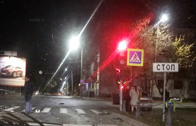 ВАЗ-2110 и кроссовер столкнулись на улице Мира во Владимире. ВИДЕО