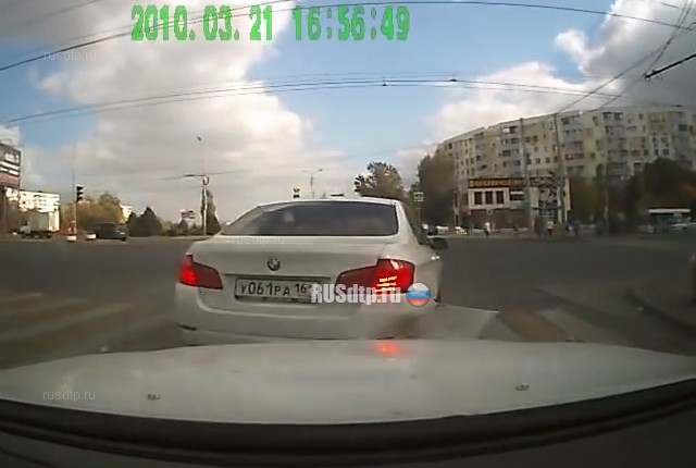 Парень на БМВ нарушил, но угрожает пенсионеру расправой Парень на БМВ нарушил, но угрожает пенсионеру расправой