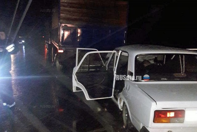 На Ставрополье водитель и пассажир ВАЗа погибли от столкновения с КАМАЗом