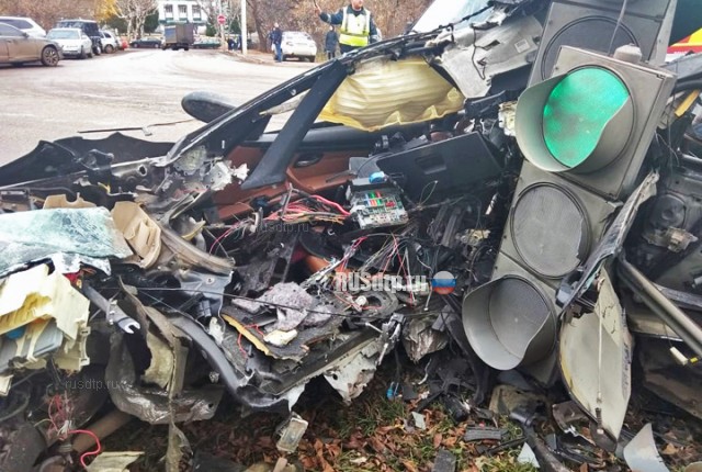 BMW разорвало на части в результате ДТП в Стерлитамаке