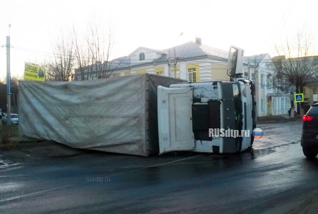 11 человек пострадали в ДТП с участием автобуса и грузовика в Иванове