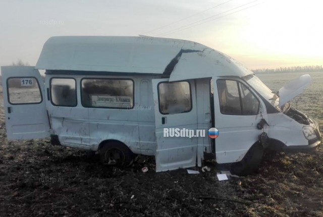 В Ульяновской области перевернулась маршрутка. Пострадали 17 человек