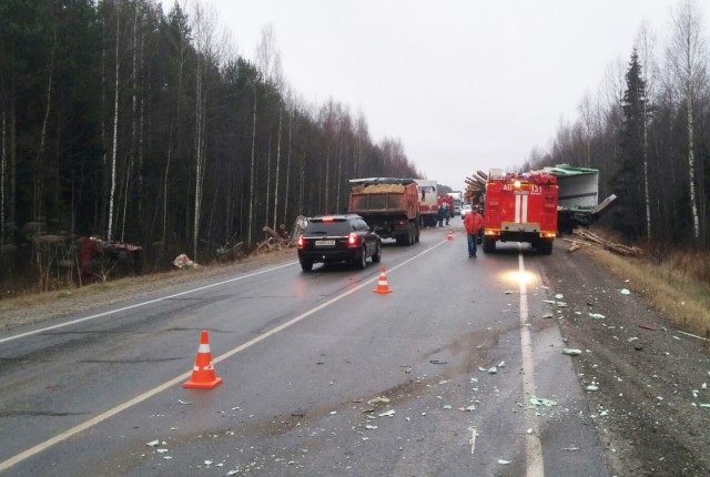 Водитель лесовоза погиб в ДТП на трассе Чебоксары &#8212; Сыктывкар