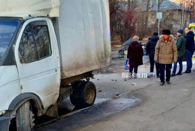 «Ладу» разорвало на части в результате ДТП в Казани