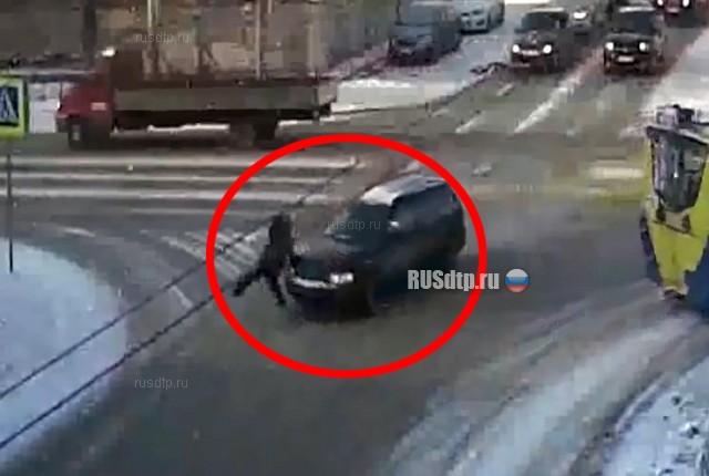 В Рязани автомобиль сбил пожилую женщину. ВИДЕО