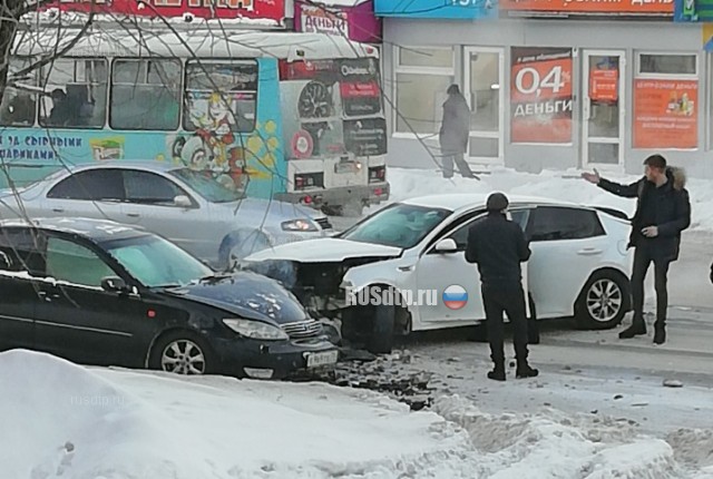 ДТП с маршруткой произошло в Томске. ВИДЕО