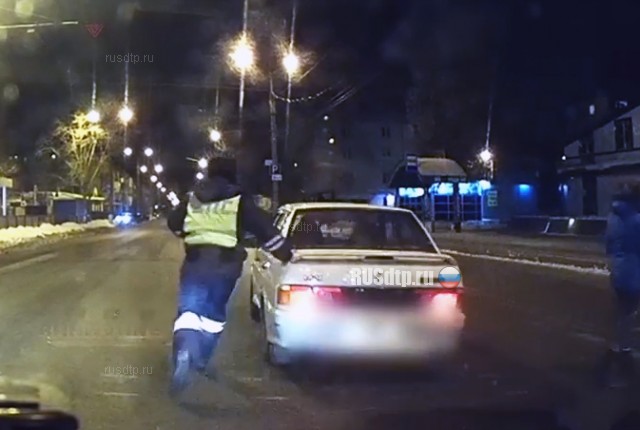 В Тольятти полицейские задержали пьяного 18-летнего угонщика. ВИДЕО