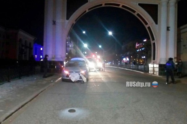 В Улан-Удэ 17-летняя девушка попала под колеса автомобиля. ВИДЕО