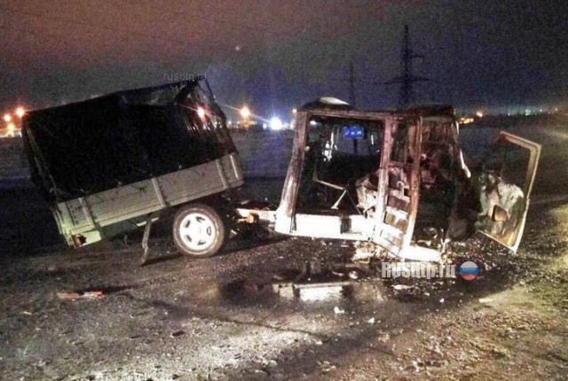 Водитель и пассажир сгорели в УАЗе после ДТП в Новом Уренгое