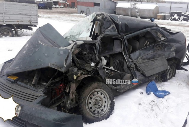 Водитель «Приоры» погиб в ДТП с бензовозом в Самарской области