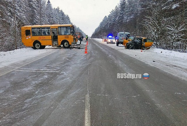 В Рязанской области в ДТП со школьным автобусом погибли два человека