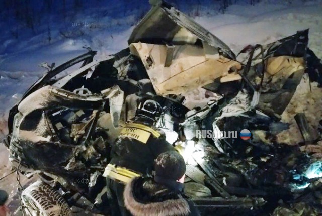 «Toyota Land Cruiser» столкнулся с КАМАЗом в Удмуртии. Трое погибли