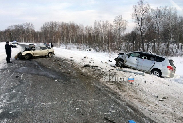В Томской области ВАЗ-2114 врезался в машину с семьёй