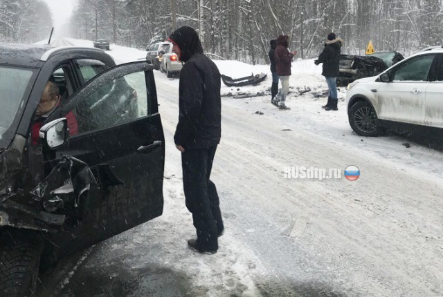 Один человек погиб и четверо пострадали в ДТП на Белоостровском шоссе