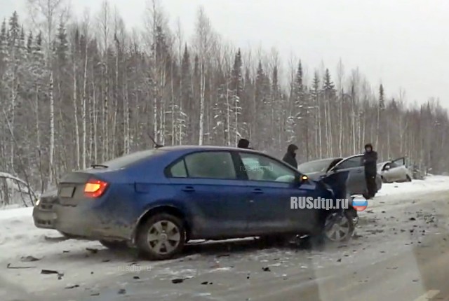 «Тойоту» разорвало на части в ДТП на трассе Тюмень — Ханты-Мансийск