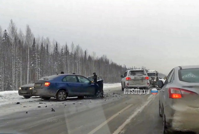 «Тойоту» разорвало на части в ДТП на трассе Тюмень — Ханты-Мансийск
