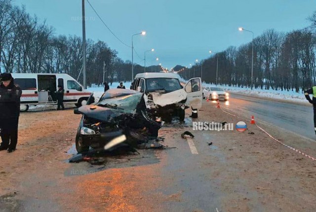В Белгородской области в ДТП с автобусом двое погибли и 12 человек пострадали