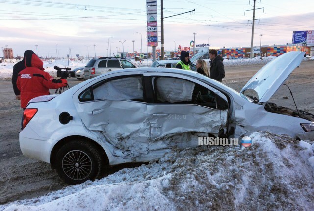 Трое пострадали в ДТП на Южном шоссе в Тольятти. ВИДЕО