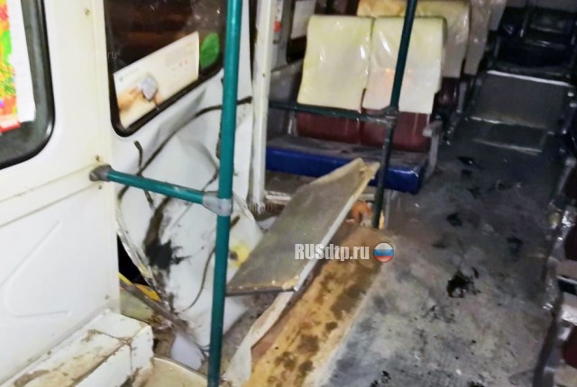 В Хабаровске в ДТП с автобусом погиб водитель легковушки