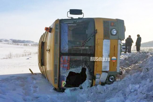 В Башкирии в ДТП со школьным автобусом пострадали двое детей